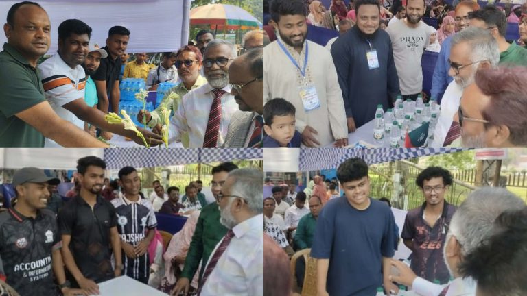 গুচ্ছ ভর্তি পরীক্ষায় ছাত্রসংগঠন গুলোর হেল্প ডেস্ক পরিদর্শন ইবি ভিসির