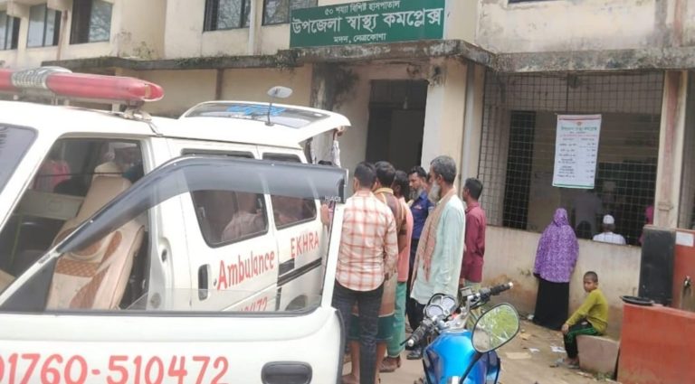 মদনে গরু জবাইকে কেন্দ্র করে দুপক্ষের সংঘর্ষে ১৫ জন আহত।