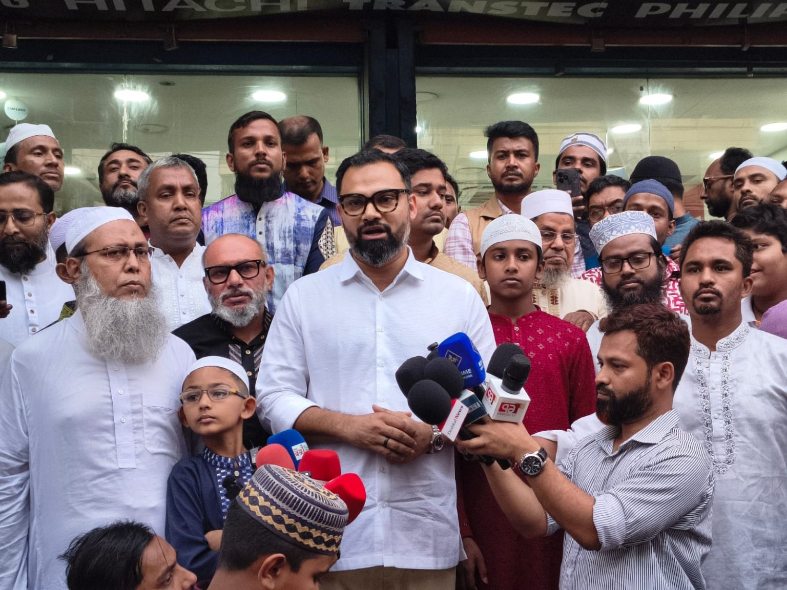 পাঁচ ওয়াক্ত নামাজ পড়ায় কিশোরদের সাইকেল উপহার দিলেন যুব ও ক্রীড়া প্রতিমন্ত্রী