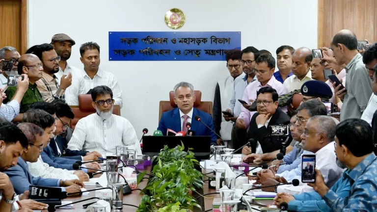 সড়ক দুর্ঘটনা রোধে গণপরিবহনে জিপিএস ব্যবহার বাধ্যতামূলক করার সিদ্ধান্ত