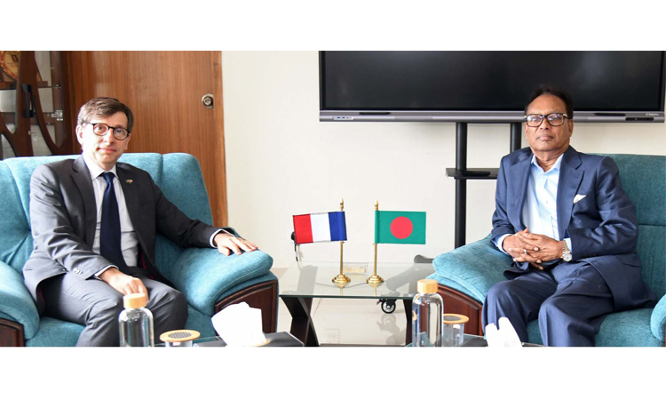 টেলিযোগাযোগ মন্ত্রী ফকির মাহবুব আনামের সঙ্গে ফ্রান্সের রাষ্ট্রদূতের সাক্ষাৎ