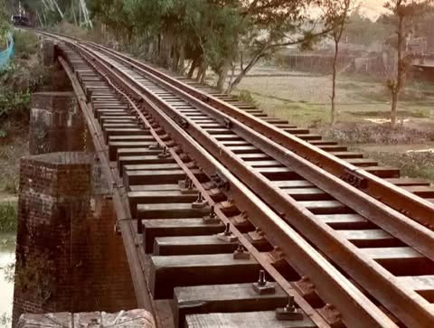 লক্করঝক্কর আর ঝুড়াতালিতে খুঁড়িয়ে খুঁড়িয়ে চলছে সিলেট-আখাউড়া রেল