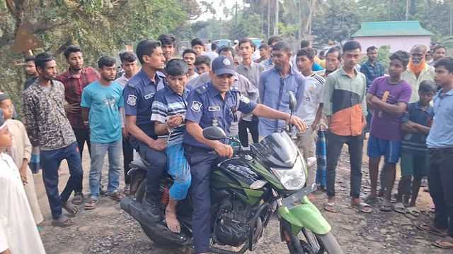 দুর্গাপুরে শিশু ধর্ষণের চেষ্টার অভিযোগে নৈশ প্রহরী আটক