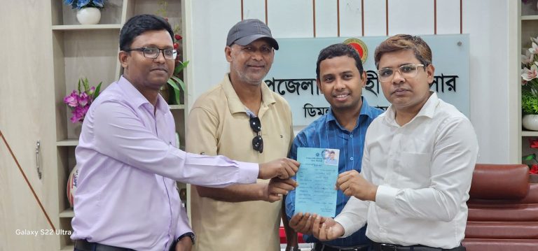 ডিমলায় আজ ফুয়েল কার্ড বিতরণ শুরু, কাল থেকে কার্ড ছাড়া জ্বালানি মিলবে না