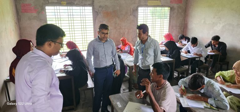 স্বপ্ন থামেনি: ইউএনও’র সহায়তায় এসএসসিতে বসলো প্রতিবন্ধী শিক্ষার্থী
