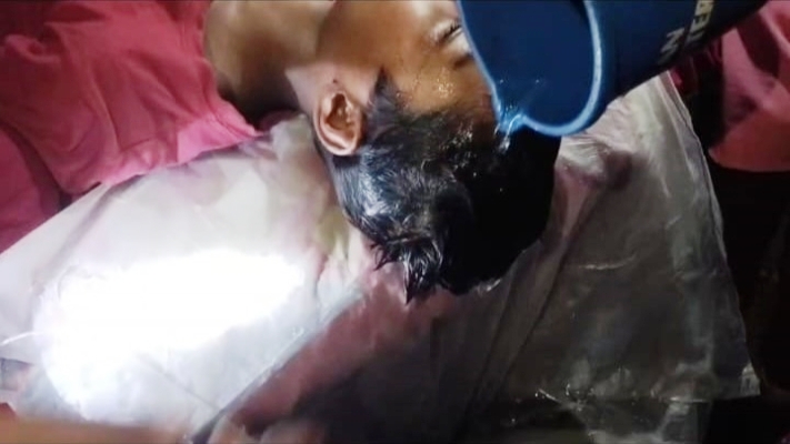 খালিয়াজুরীতে ক্লাসরুমে শিক্ষকের বরফের বোতলের আঘাতে মরণাপন্ন স্কুলছাত্র