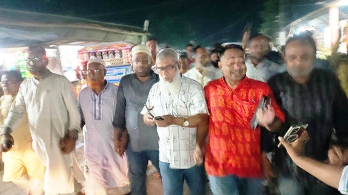 পূর্বধলায় যুবদল নেতার ওপর হামলা ও বাইক পুড়িয়ে দেওয়ার অভিযোগে বিএনপির সমাবেশ