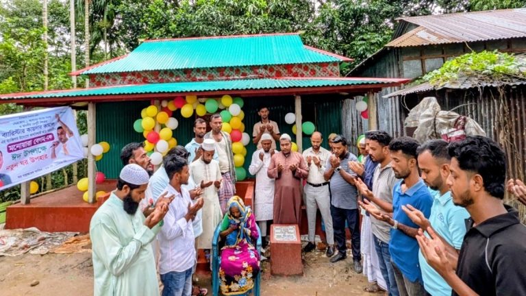 সব হারিয়েও ঘর পেলেন মনোয়ারা, পাশে দাঁড়ালেন ডেপুটি স্পিকার