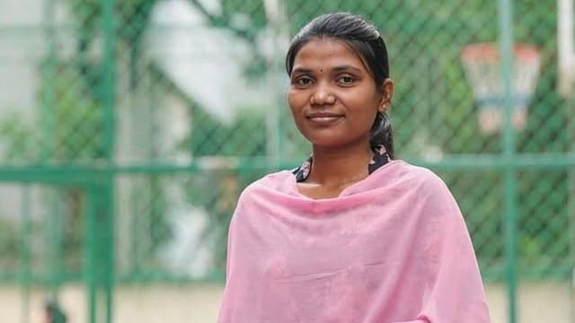 অভাব অনটনে বেড়ে উঠা চা-বাগানের কুসুম এশিয়ান ইউনিভার্সিটিতে