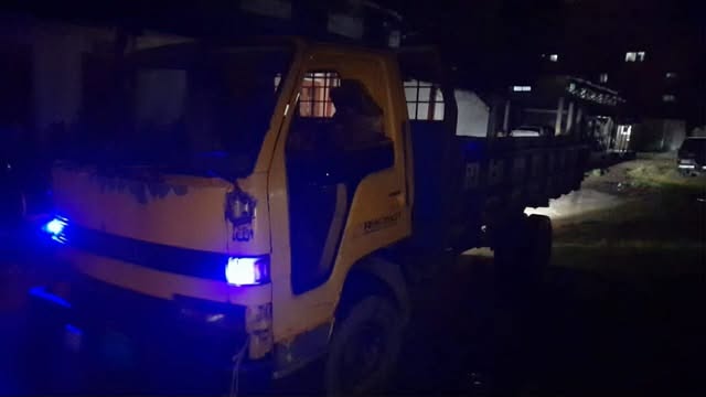 শ্রীমঙ্গলে অবৈধভাবে উত্তোলিত বালুবাহী গাড়ি আটকে ৫০ হাজার টাকা জরিমানা