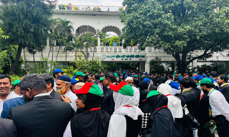 সুপ্রিম কোর্ট আইনজীবী সমিতির নির্বাচনে ভোটগ্রহণ শুরু