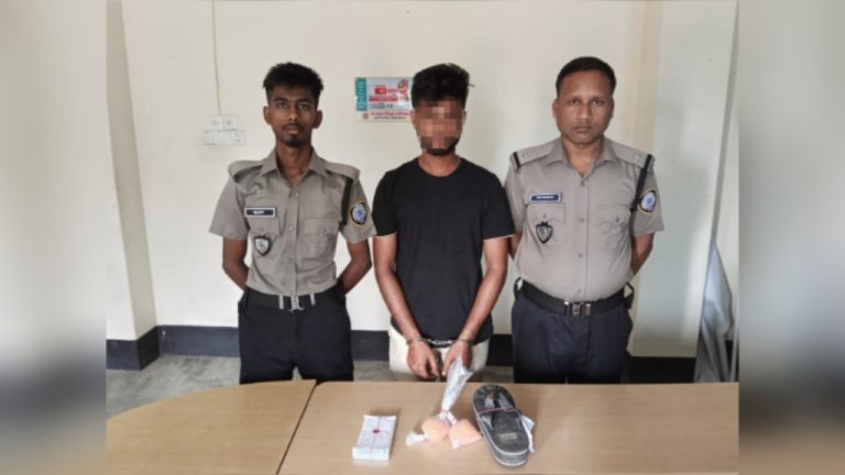 কেন্দুয়ায় অভিনব কায়দায় ইয়াবা পাচার: ২১০০ পিস ইয়াবাসহ যুবক গ্রেপ্তার