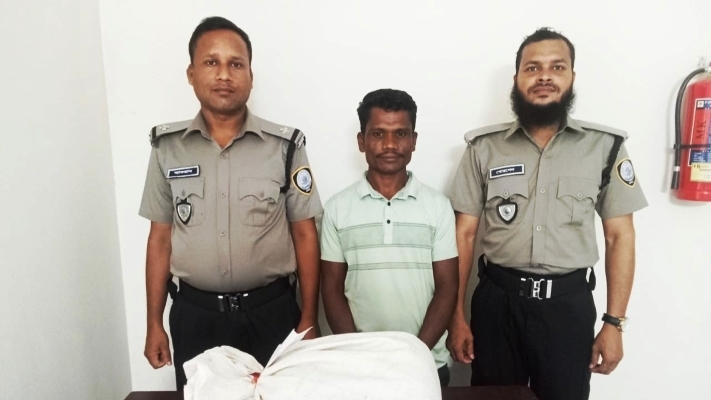 আটপাড়ায় ডিএনসি কর্তৃক বিপুল পরিমাণ গাঁজাসহ কারবারি আটক