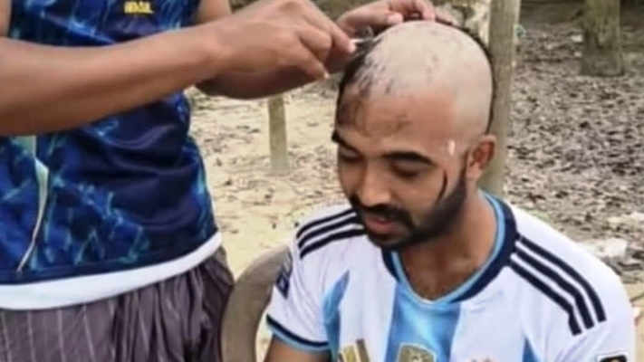 জামালপুরে বাজি হেরে মাথা ন্যাড়া করলেন আর্জেন্টিনা সমর্থক
