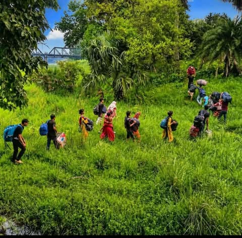 সাপাহার সীমান্তে বিজিবির কড়া অবস্থনে ভারতের পুশইন চেষ্টা ব্যর্থ! লাইট বন্ধ করে ফেরত নিল