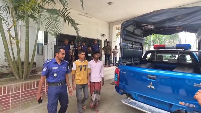 গাইবান্ধায় কিশোরীকে সংঘবদ্ধ ধর্ষণের অভিযোগ” গ্রেপ্তার- ৩