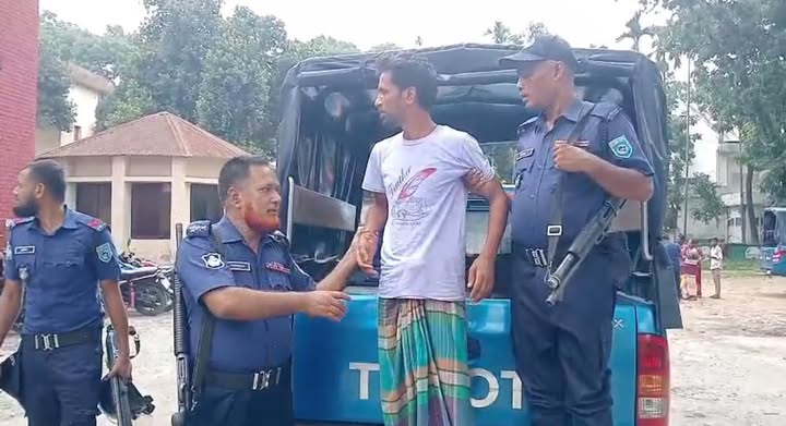 উচ্ছিষ্ট খাবারের প্রলোভন দেখিয়ে ৬ বছরের শিশুকে ধর্ষণ চেষ্টা অভিযুক্ত রেস্টুরেন্ট কর্মী আটক