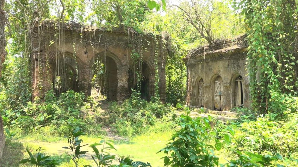 নির্মাণ শৈলীর অনন্য নিদর্শন সাতানি গ্রামের ২৪টি প্রাচীন স্থাপনা ধ্বংসের পথে