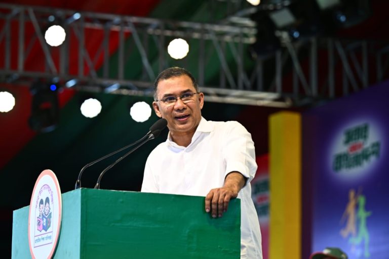 খেলাধুলার পাশাপাশি লেখাপড়াতেও এগিয়ে যেতে হবে : প্রধানমন্ত্রী