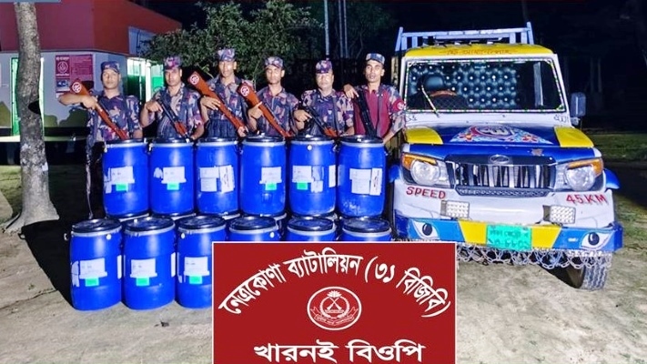 বিজিবির চ্যালেঞ্জ: কেমিক্যাল বোঝাই ট্রাক ফেলে পালাল পাচারকারীরা