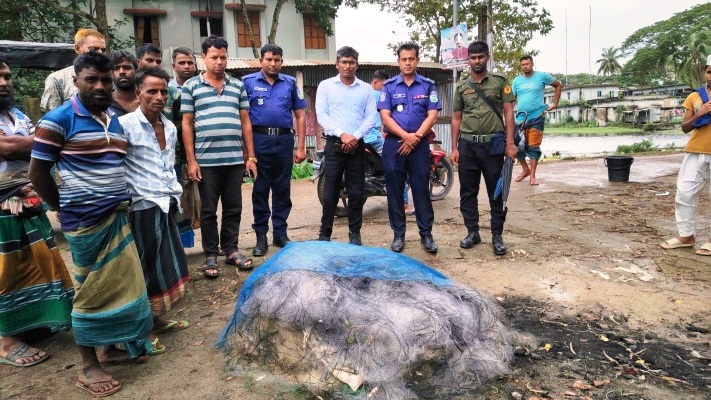 খারিয়াজুরী হাওরে প্রশাসনের অভিযান: ধ্বংস হলো ১৫০০ মিটার নিষিদ্ধ জাল