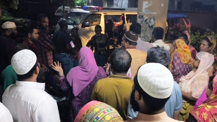 ছেলেকে দেখে বাড়ি ফেরা হলো না বিল্লালের, সড়কেই ঝরল প্রাণ