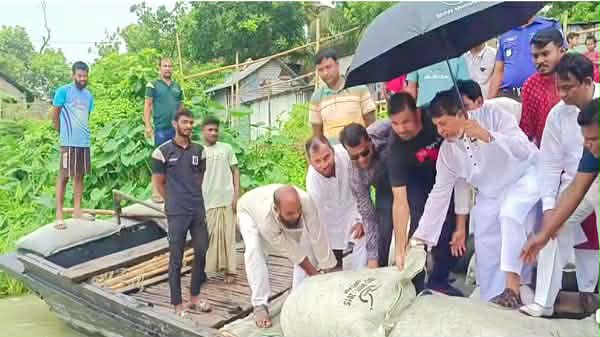 মাদারীপুরে ভাঙন রোধে জিওব্যাগ ডাম্পিং কার্যক্রমের উদ্বোধন করলেন এমপি: জাহান্দার