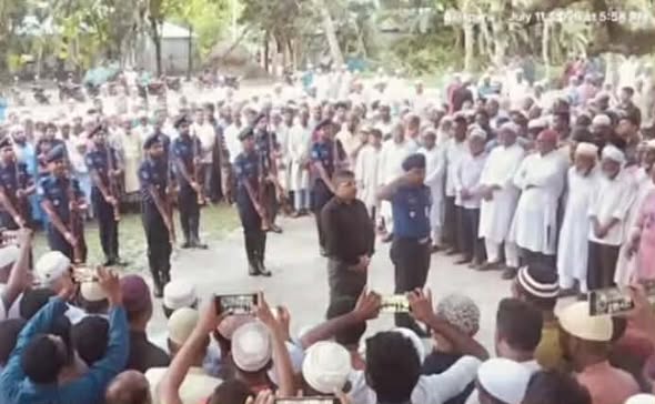 ডিমলায় রাষ্ট্রীয় মর্যাদায় মুক্তিযোদ্ধা হবিবর রহমানের দাফন সম্পন্ন হয়েছে