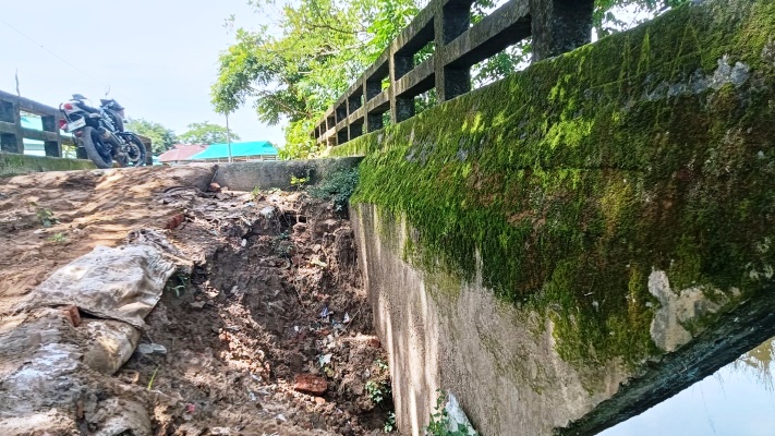 সংস্কারের অভাবে ধুঁকছে সুন্দরীঘাট ব্রিজ, যেকোনো সময় বড় দুর্ঘটনার আশঙ্কা