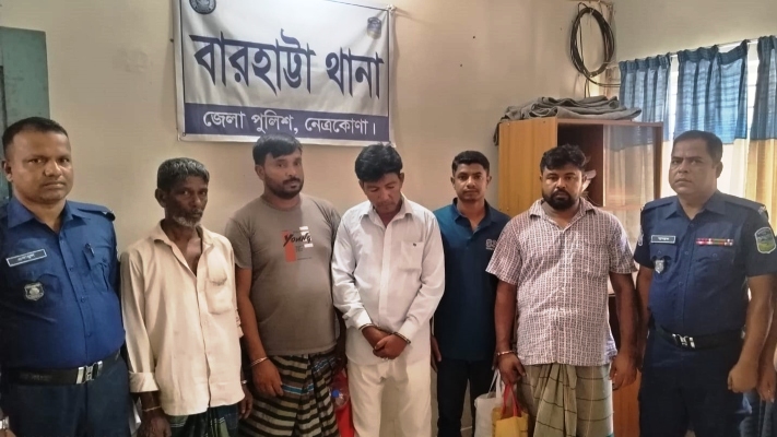 গভীর রাতে জুয়ার আসর: বারহাট্টায় ২ ইউপি সদস্যসহ গ্রেপ্তার ৫