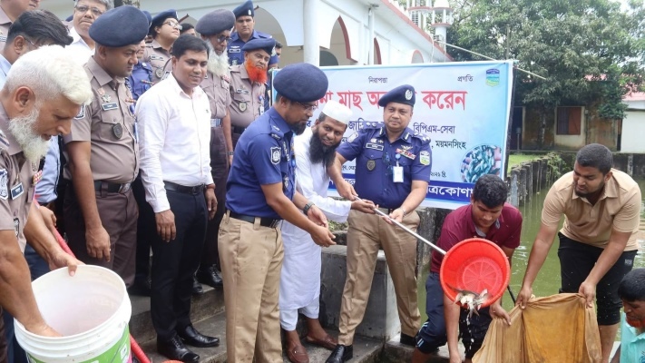 নেত্রকোনায় জেলা পুলিশের বিশেষ কল্যাণ সভা: অপরাধ নিয়ন্ত্রণে কঠোর হওয়ার নির্দেশ