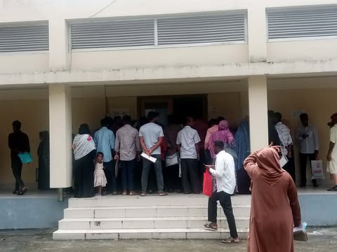 সরকারের ফ্যামিলি কার্ড বাস্তবায়নে ডিমলায় দ্বিতীয় ধাপে চলছে নিয়োগ পরীক্ষা