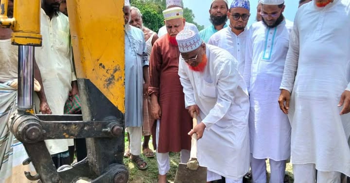 ডিমলায় বুড়ি তিস্তা নদীর বাঁধ সংস্কার কাজের শুভ উদ্বোধন করলেন এমপি সাত্তার