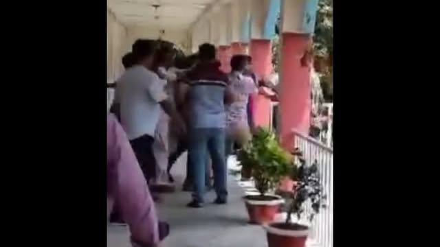 গাইবান্ধায় ফ্যামিলি কার্ড শুমারি বাতিলের দাবি তুলে” ফুলছড়ি উপজেলা ইউএনও কার্যালয় ভাংচুর! সাংবাদিকের উপর হামলা।