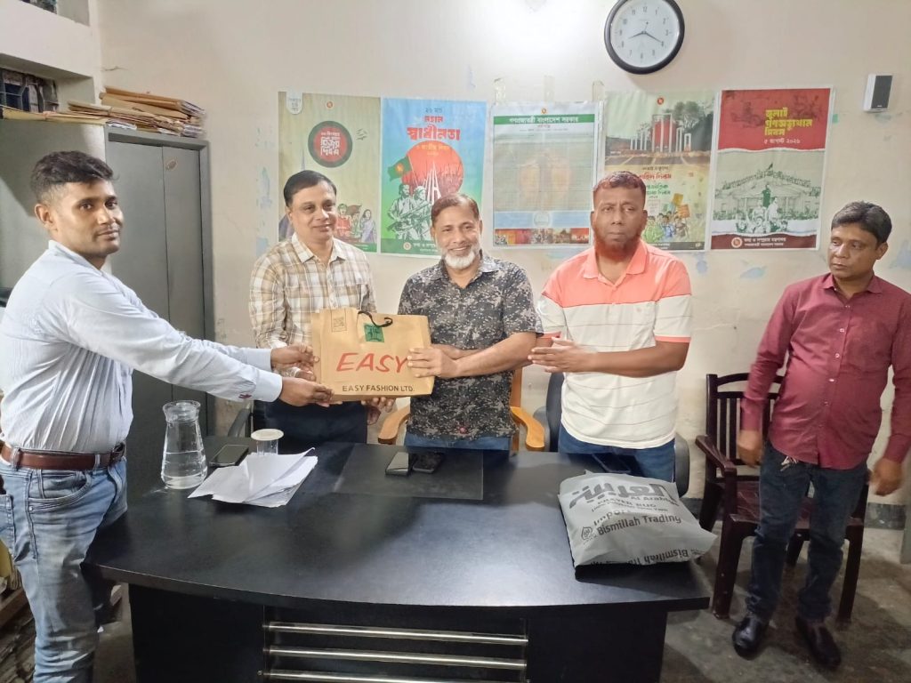 ঝালকাঠি ডিএসবি থেকে এসআই জাহিদুল ইসলামের বিদায় সংবর্ধনা