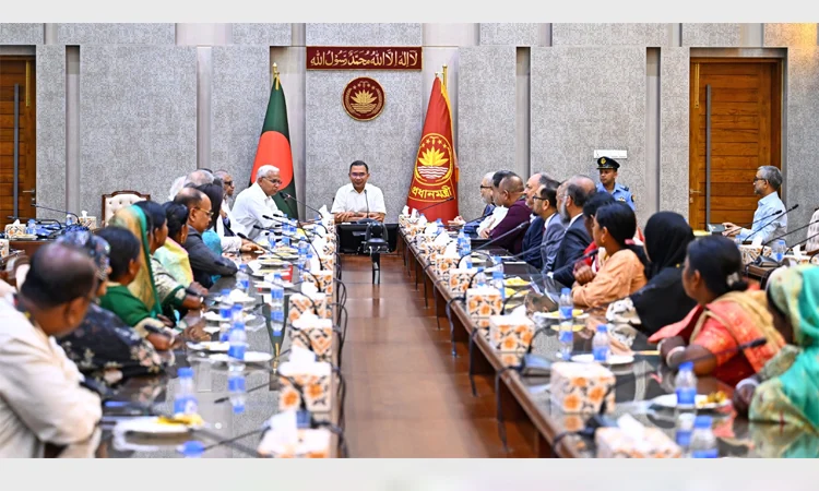 সমাজের সবাই এগিয়ে এলে অনেক বড় সমস্যার সমাধান করা সম্ভব : প্রধানমন্ত্রী