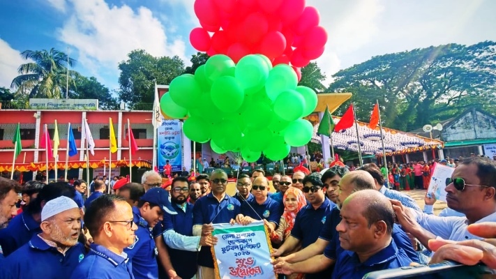 নেত্রকোনার মোক্তারপাড়া মাঠে ফিরল প্রাণচাঞ্চল্য: বর্ণাঢ্য আয়োজনে ডিসি গোল্ডকাপ শুরু