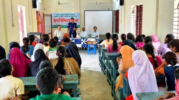 দুর্গাপুরে শিক্ষার্থীদের দুর্নীতিবিরোধী শপথ: ‘রুখে দাঁড়াও একসাথে’