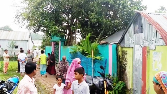 ফজরের নামাজ পড়ে ঘরে ফিরে ছেলের হাতে প্রাণ গেল বাবার