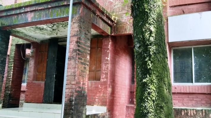 নেত্রকোনায় স্বাস্থ্যকেন্দ্রে দুর্ধর্ষ চুরির ঘটনায় মালামাল উদ্ধারসহ গ্রেপ্তার ২
