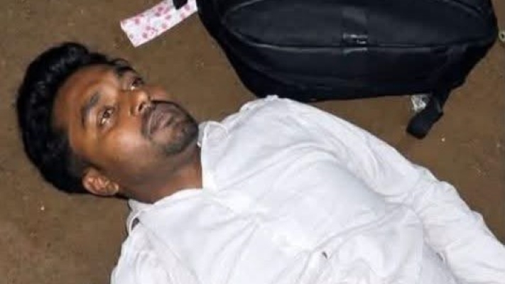 কাজ শেষে বাড়ি ফেরার পথে লরির নিচে চাপা পড়ে নিহত বিক্রয় প্রতিনিধি