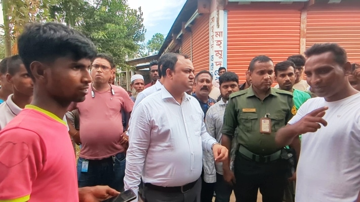 বকশীগঞ্জে অবৈধভাবে সার পাচার, জব্দ ২৫ বস্তা