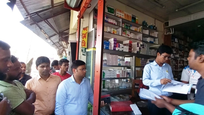 পূর্বধলায় অবৈধ সার ও ওষুধের দোকানে অভিযান, জরিমানাসহ সার জব্দ