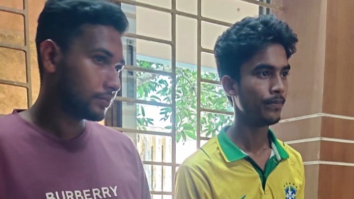 প্রকাশ্য দিবালোকে অভিযান ‘টাপেন্টাডল’ উদ্ধার: দুর্গাপুরে ব্রাজিল সমর্থকসহ আটক ২