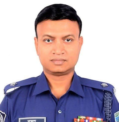 তথ্য নিতে গিয়ে থানায় ওসি রুহুল আমিনের ধমক খেলেন সাংবাদিকেরা