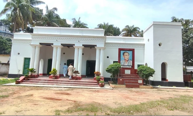 কুমিল্লার যে বাড়ির সুর ছড়িয়ে পড়ে উপমহাদেশের হৃদয়ে