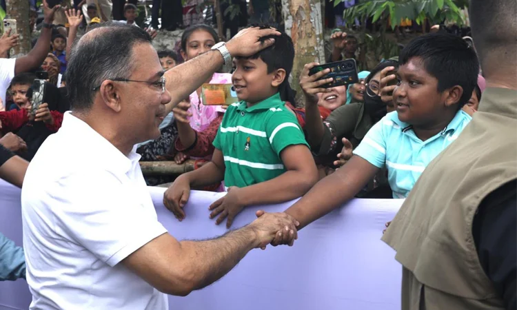 ক্ষণিকের দেখায় এক অনন্য আত্মিক বন্ধন