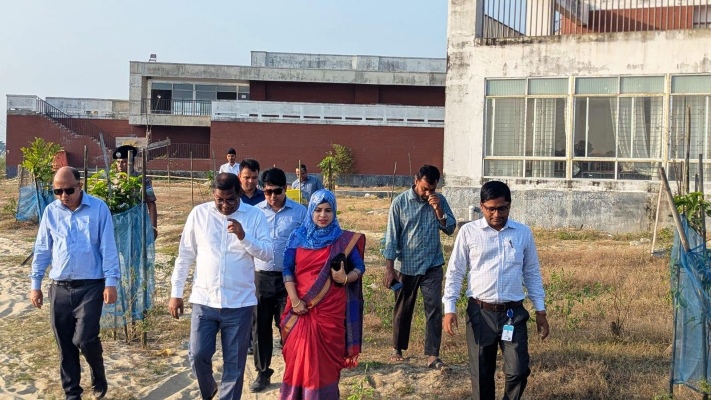 নেত্রকোনাবাসীর স্বপ্নের বিশ্ববিদ্যালয়: উন্নয়ন কাজের খোঁজ নিলেন বিভাগীয় কমিশনার