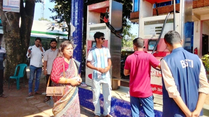 শোধরাচ্ছে না হিমালয় ফিলিং স্টেশন, তেল কম দেওয়ায় ফের জরিমানা