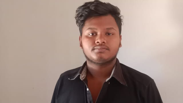 শ্রীমঙ্গল রেলস্টেশনে টিকিট কালোবাজারিতে যুক্ত ১ যুবককে গ্রেপ্তার